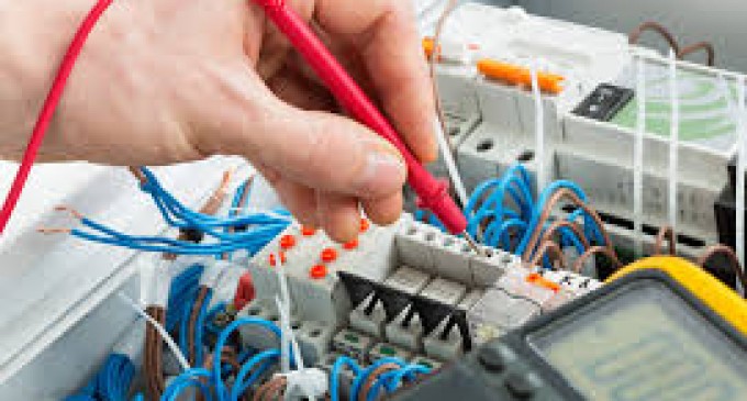 Installer un disjoncteur dans votre maison